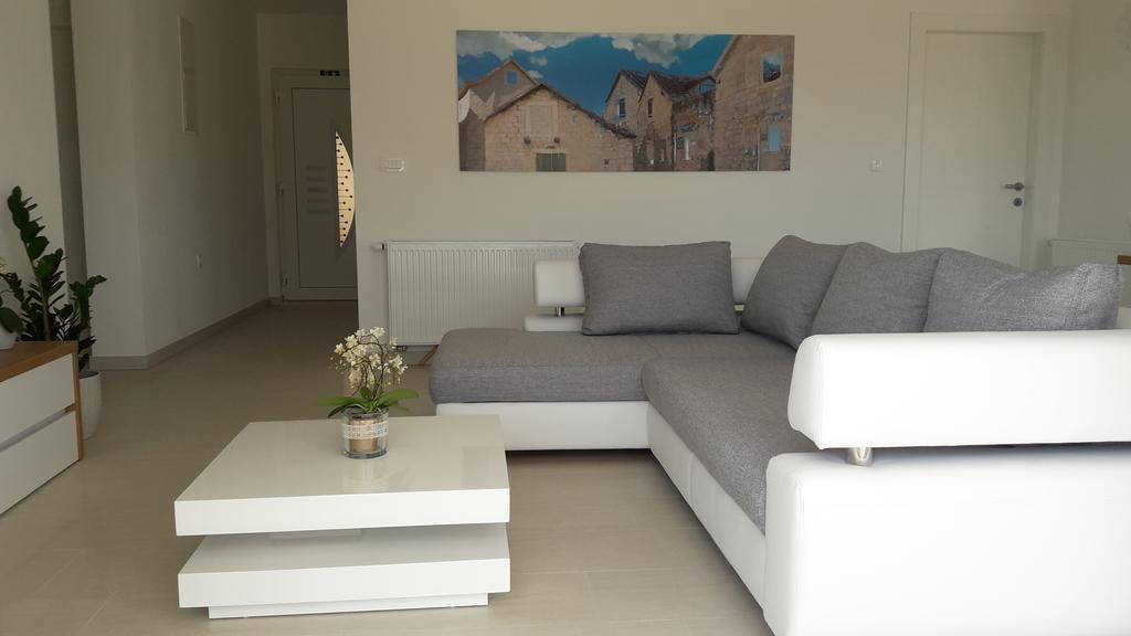 Villa-Apartments Karmel Kaštela Εξωτερικό φωτογραφία