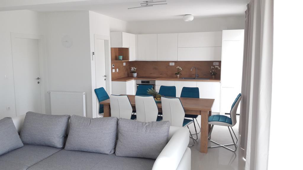 Villa-Apartments Karmel Kaštela Εξωτερικό φωτογραφία