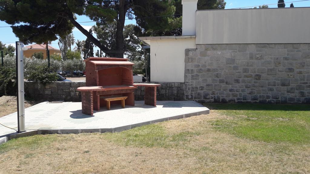 Villa-Apartments Karmel Kaštela Εξωτερικό φωτογραφία