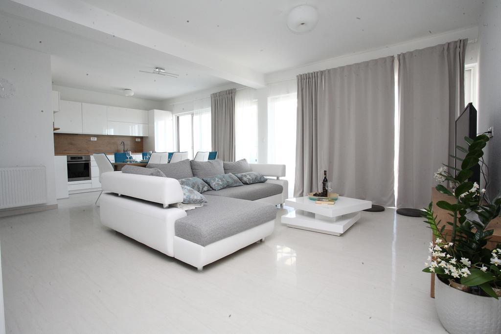 Villa-Apartments Karmel Kaštela Εξωτερικό φωτογραφία
